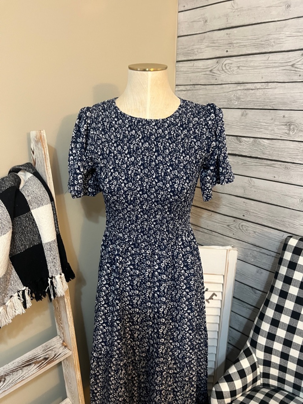 Pretty Garden Navy Floral Short-Sleeve Maxi Dress - Picture 2 of 8